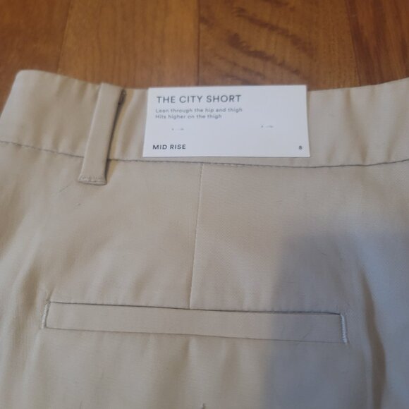 Ann Taylor city short - khakis size 8- NWTs - Picture 4 of 4